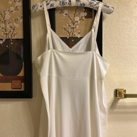 Vintage Lorraine Nylon Full length White Slip w/adjustable straps -42 Tall - Picture 2 of 10